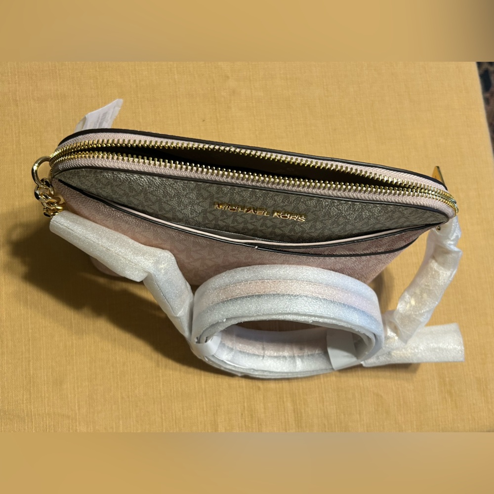 Michael Kors 3 Color Pink Cream Crossbody Bag - Brand New With Tags - Picture 14 of 16
